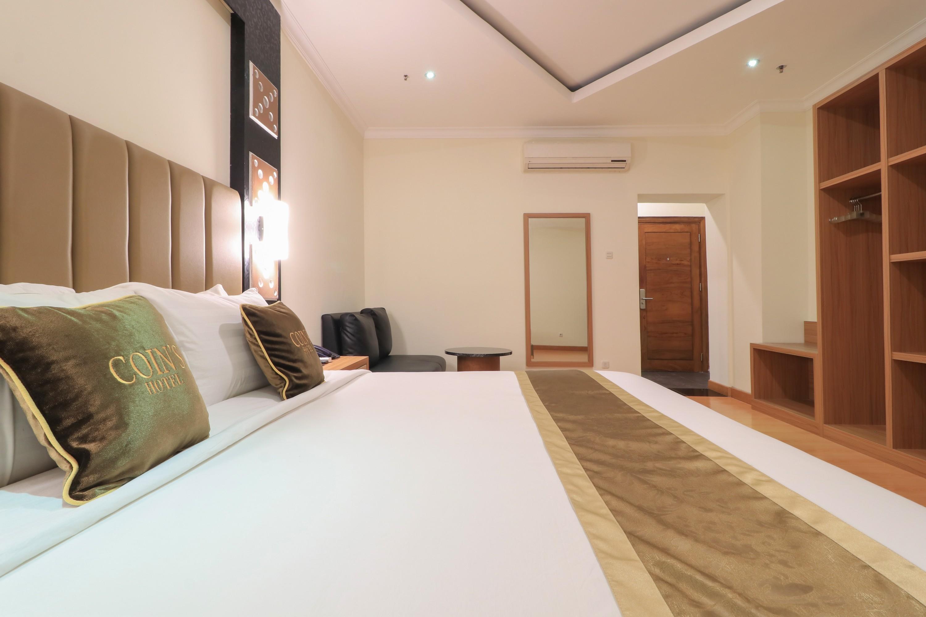 Coins Hotel Jakarta Exterior photo