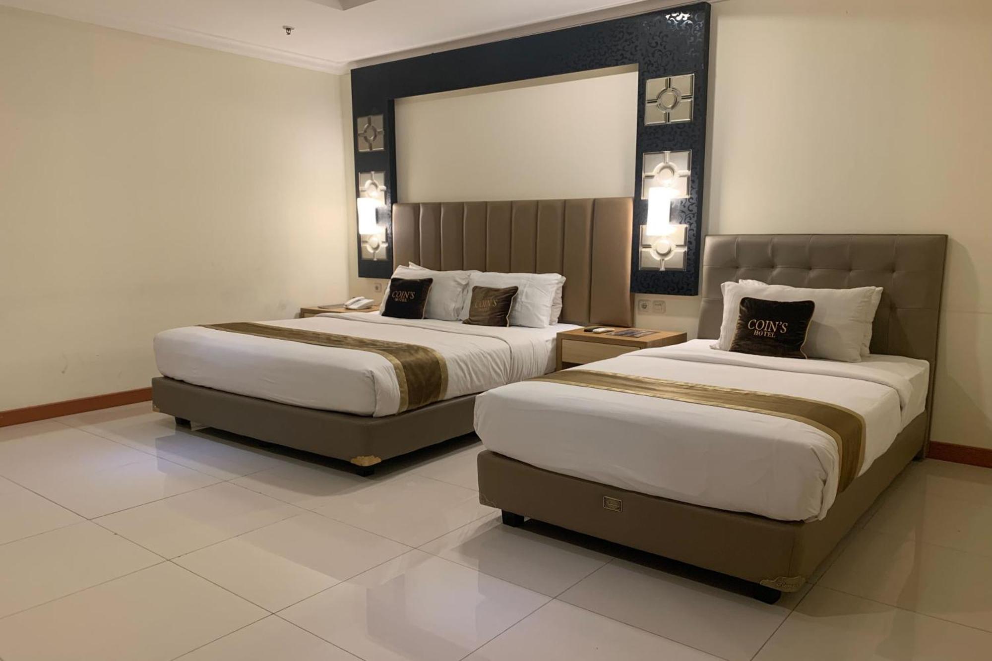 Coins Hotel Jakarta Exterior photo
